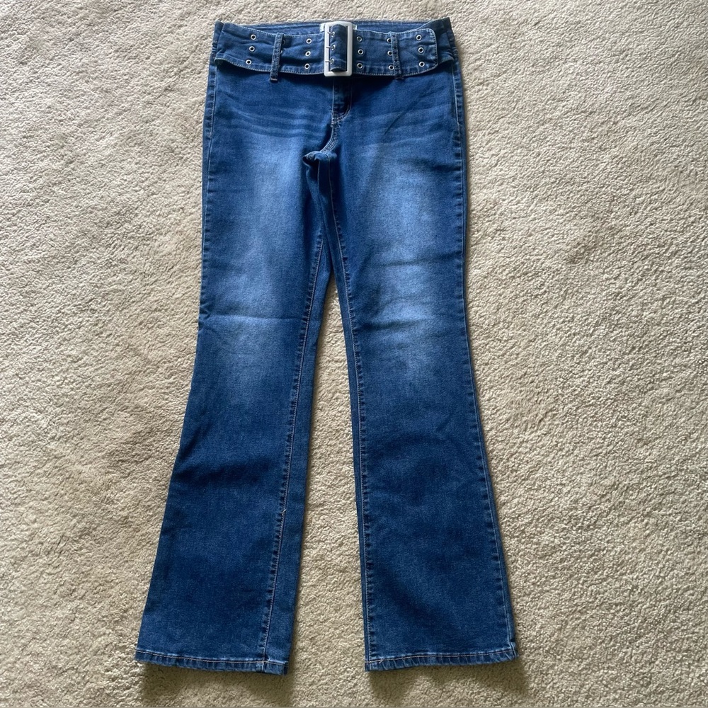 Madden girl Grommet Belted Bootcut Wide Flare Jeans Size 9 - Picture 6 of 8